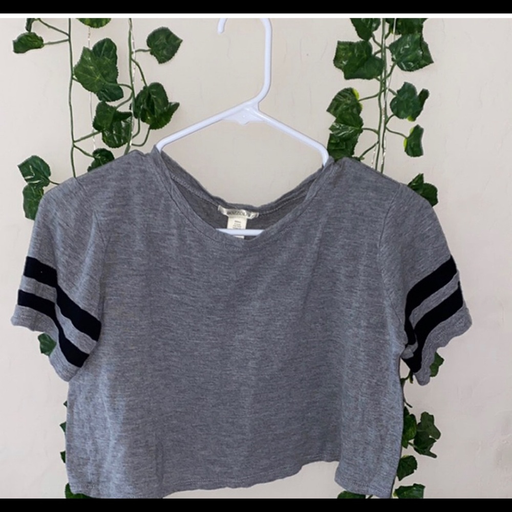 kids shirt and it is kinda cropped